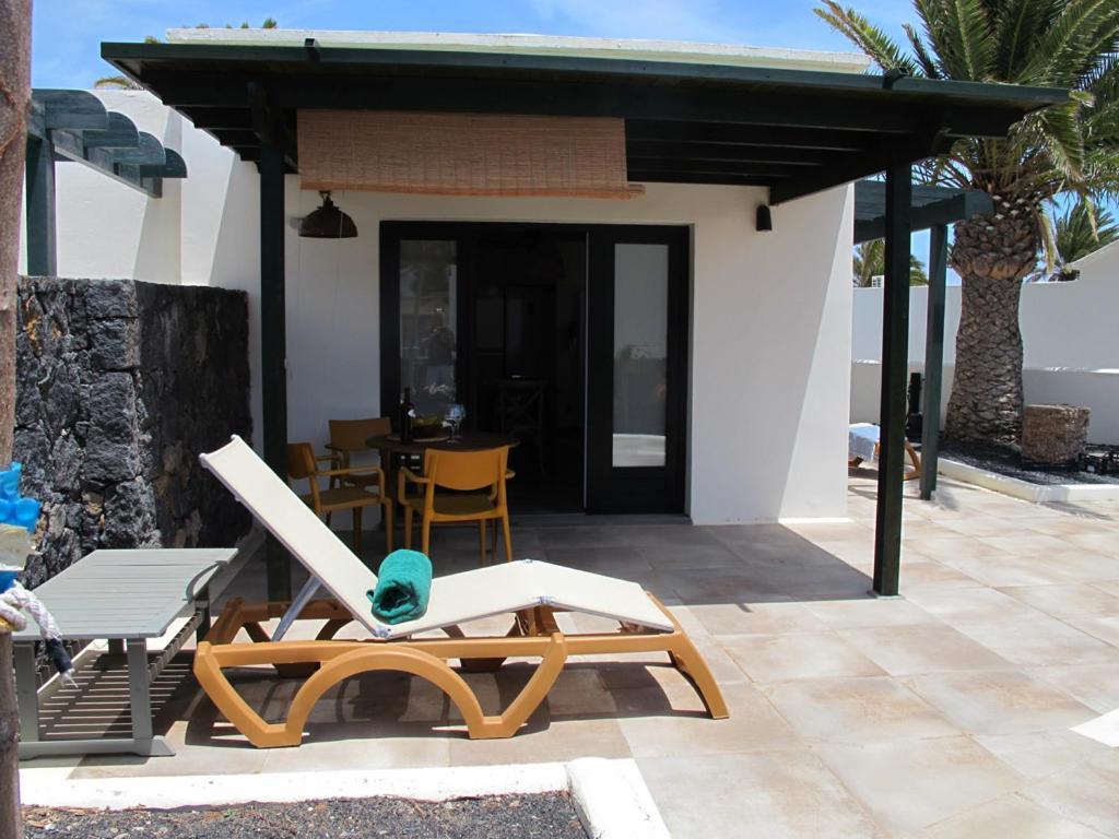 Bungalow Goa Pool View, Playa Roca Residence Sea Front Access - Free Ac - Wifi Коста Тегисе Екстериор снимка