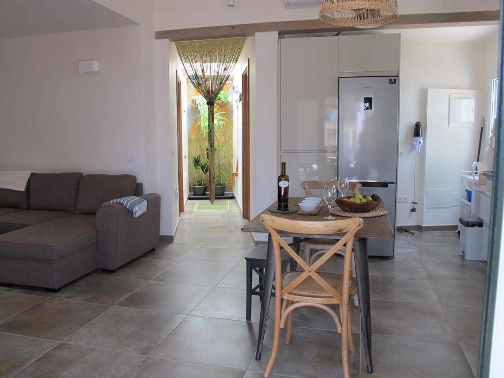 Bungalow Goa Pool View, Playa Roca Residence Sea Front Access - Free Ac - Wifi Коста Тегисе Екстериор снимка