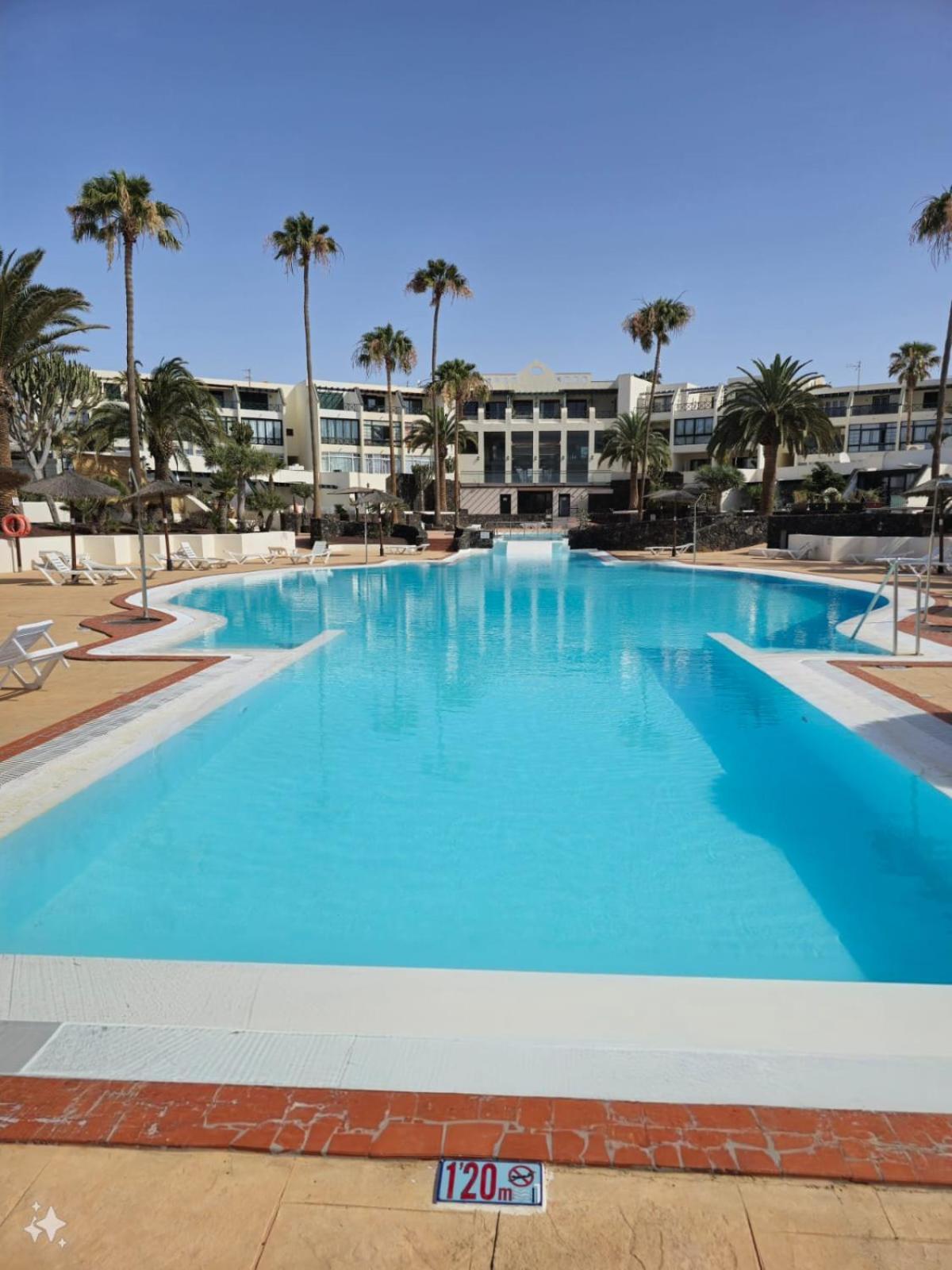 Bungalow Goa Pool View, Playa Roca Residence Sea Front Access - Free Ac - Wifi Коста Тегисе Екстериор снимка